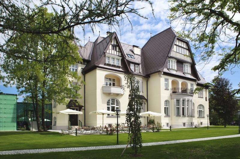 Tauroa Steirerschloessl Hotel Zeltweg Exterior foto