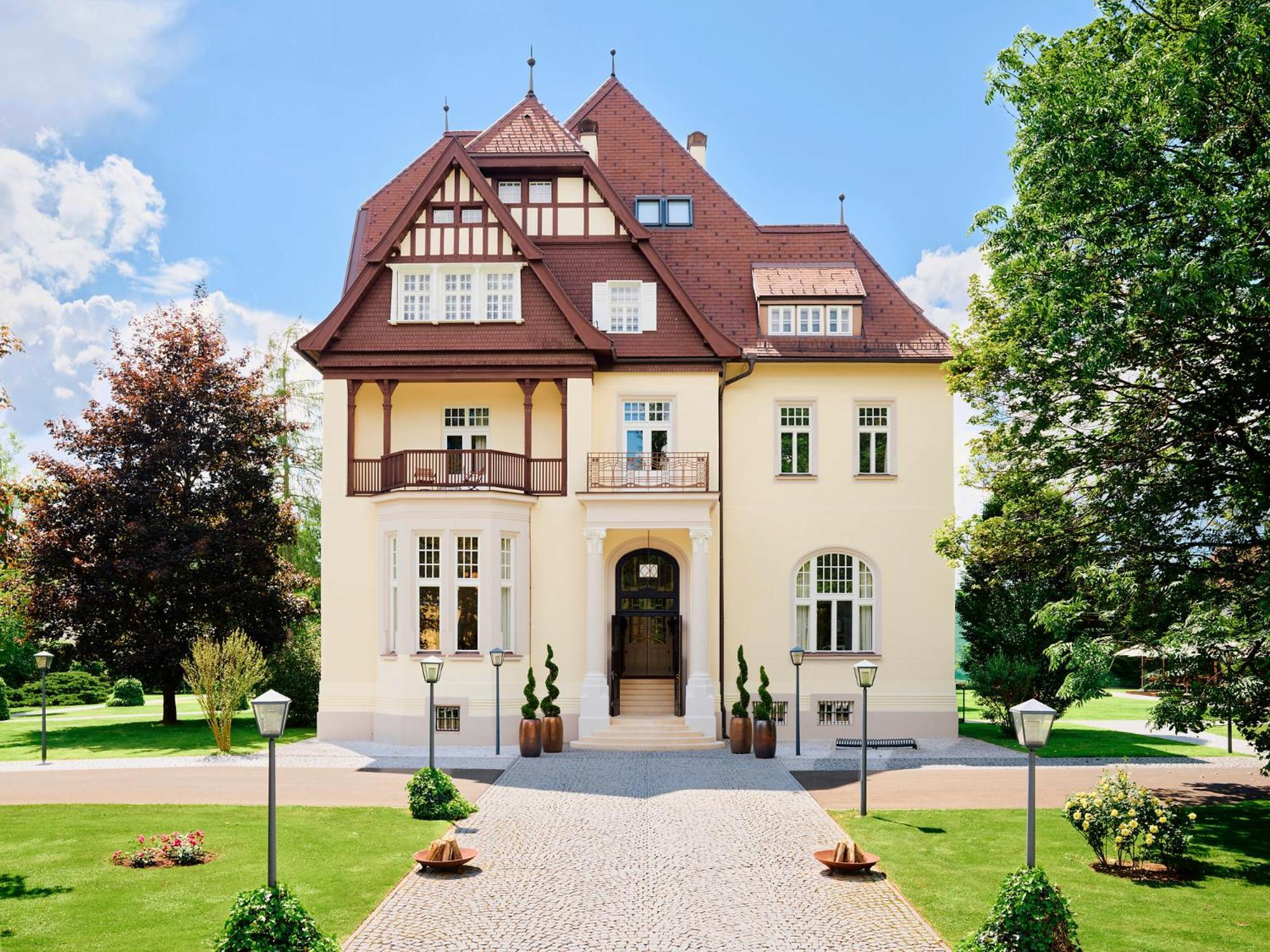 Tauroa Steirerschloessl Hotel Zeltweg Exterior foto
