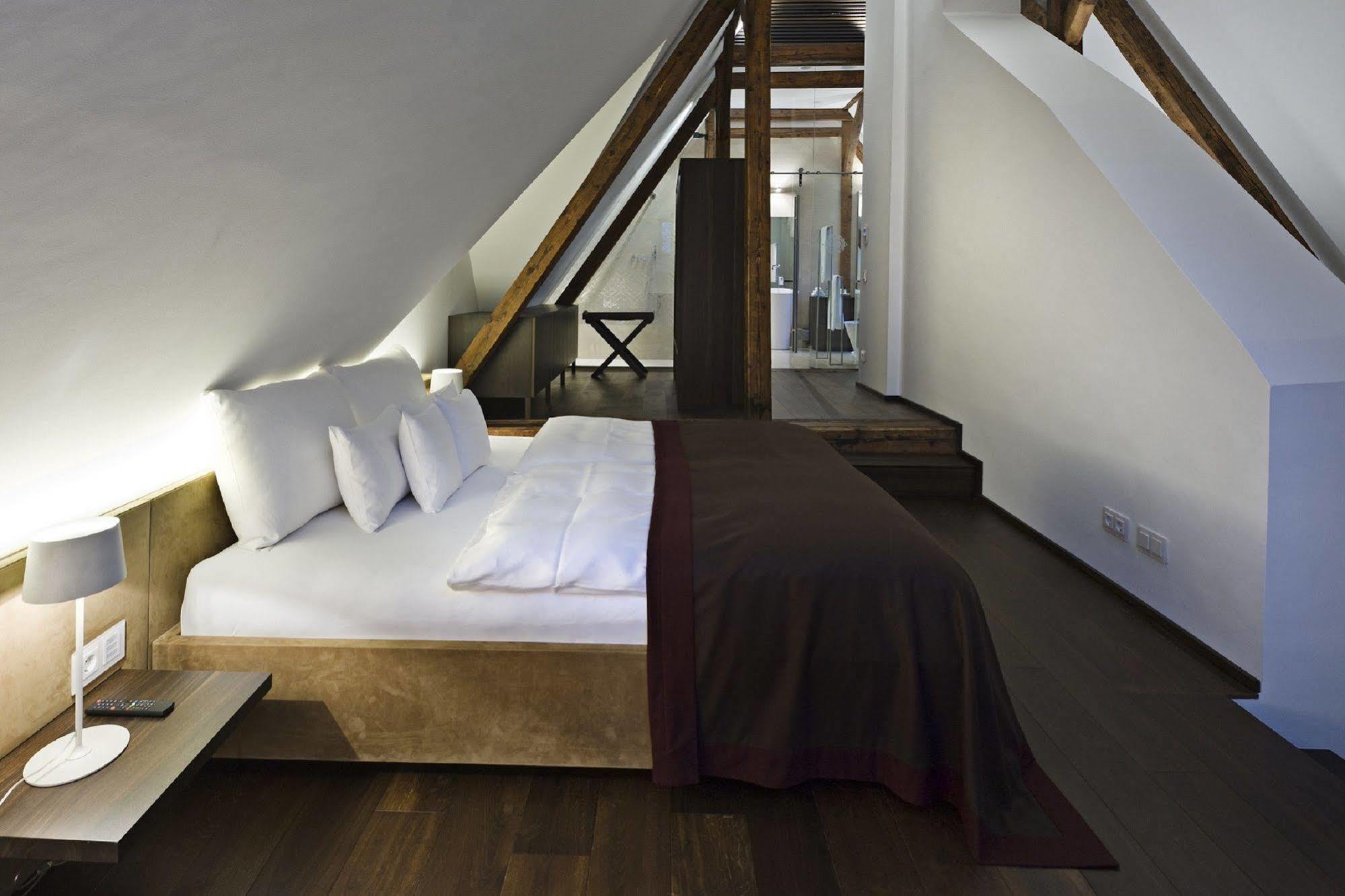 Tauroa Steirerschloessl Hotel Zeltweg Exterior foto